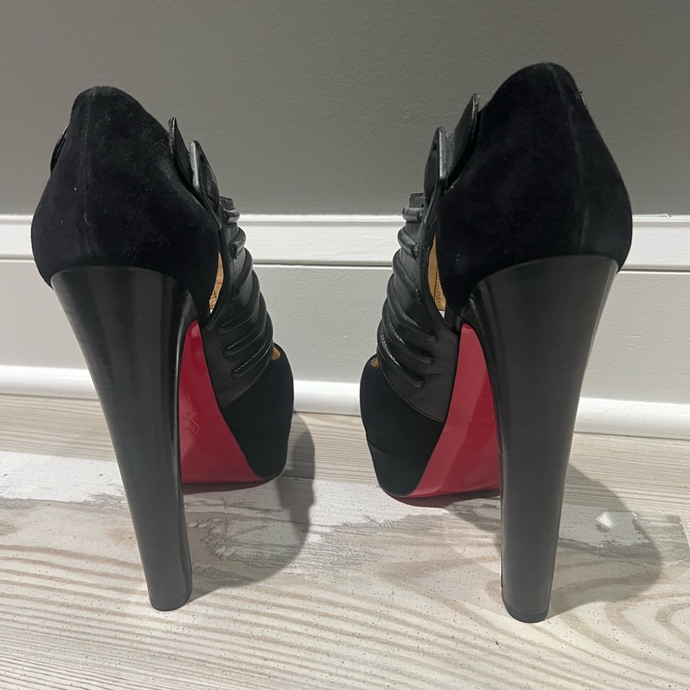 Christian Louboutin Black Platform Pumps with Red Soles - Picture 4 of 11